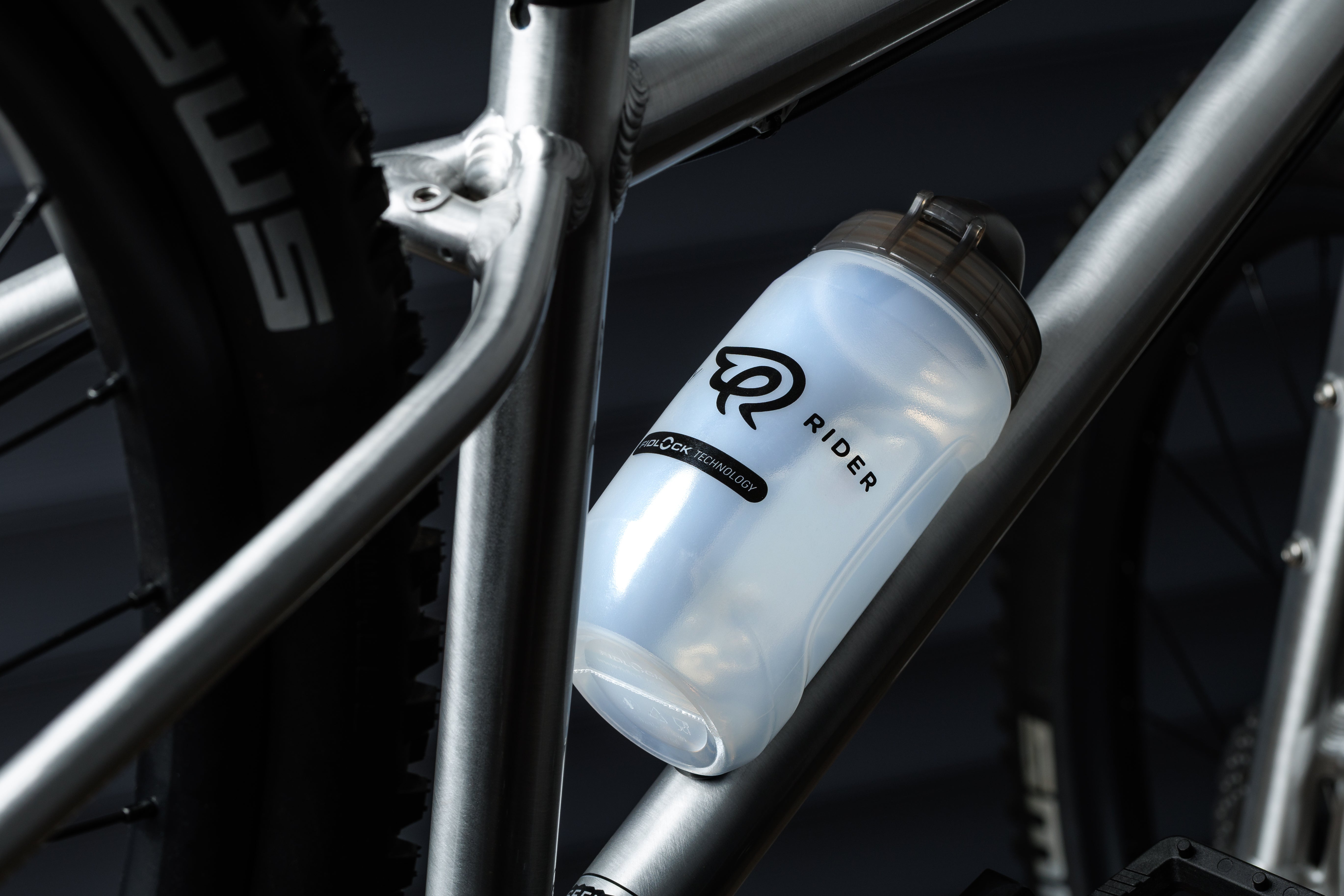 early-rider-belter-fidlock-trinkflasche-450ml-mit-halter image 6